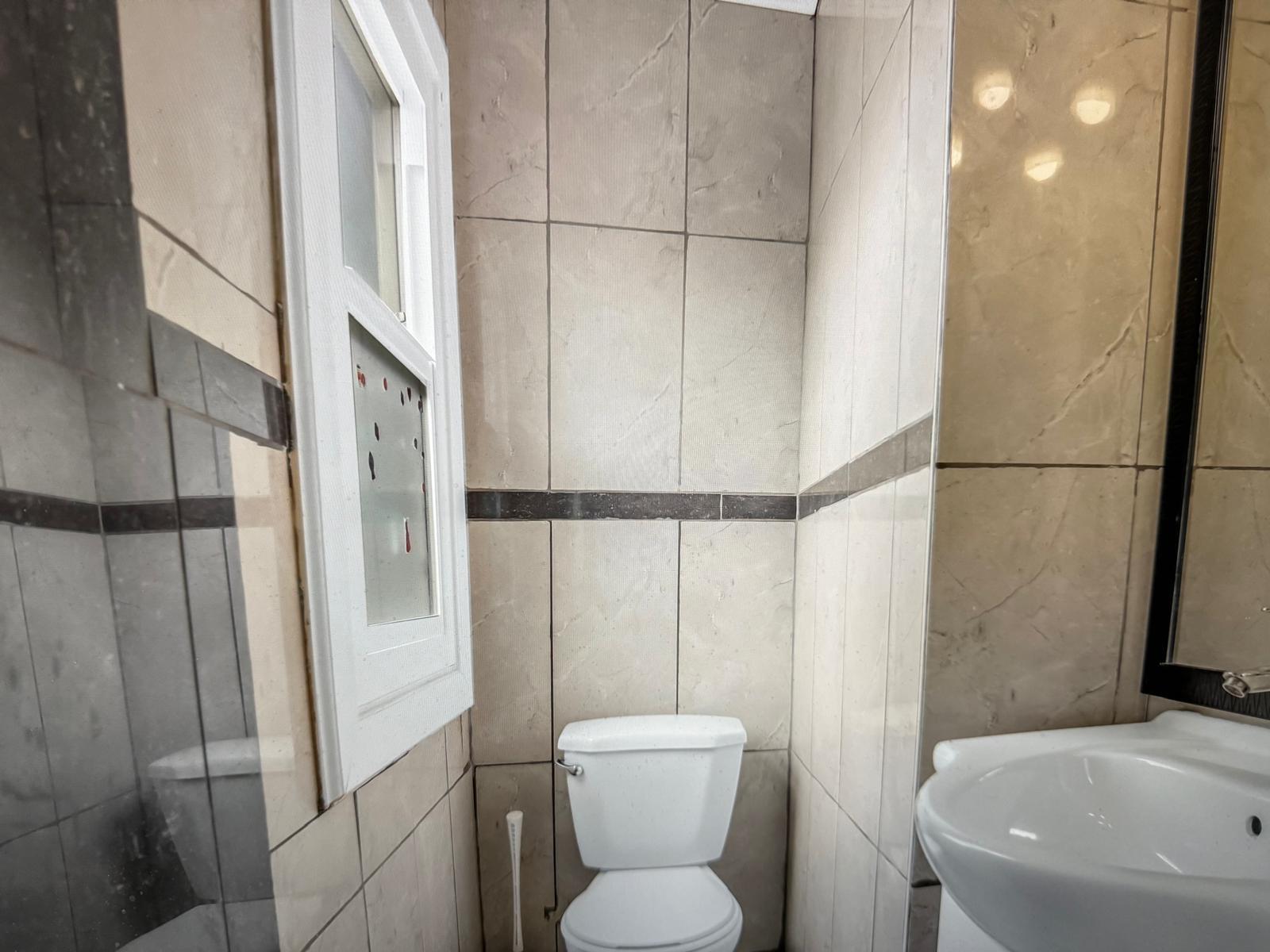 14782 107a Avenue, Surrey, British Columbia  V3R 1V1 - Photo 8 - R3070658