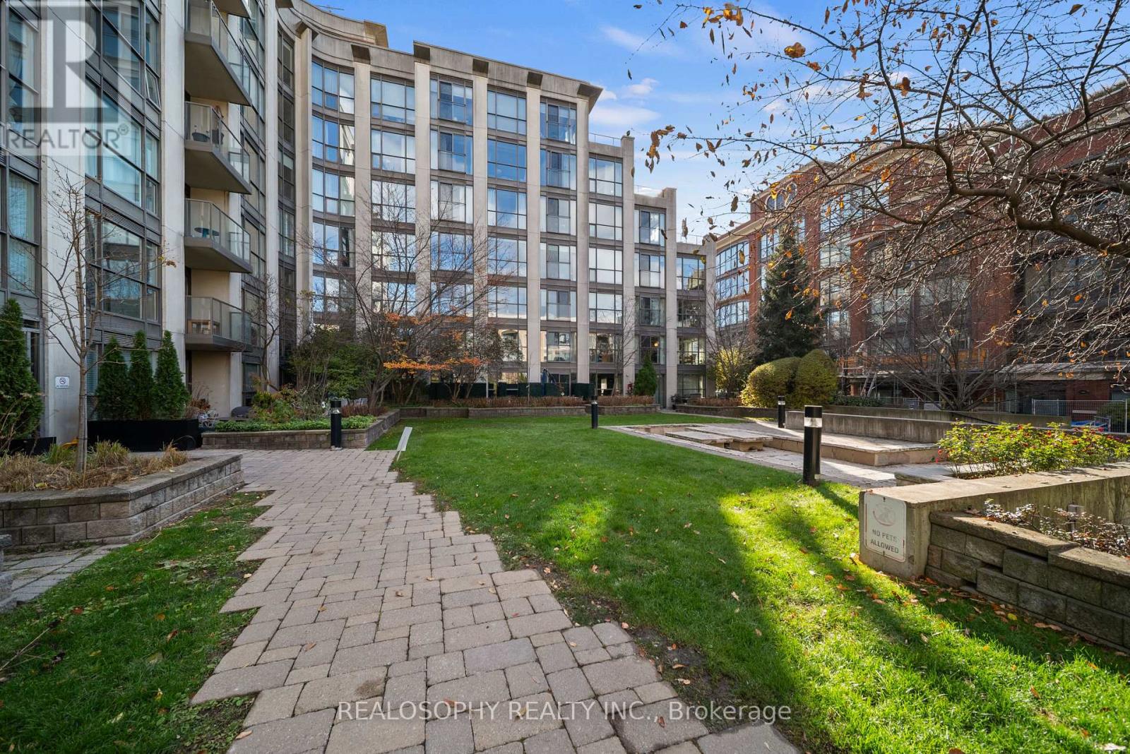 610 - 18 Beverley Street, Toronto, Ontario  M5T 3L2 - Photo 15 - C12581296