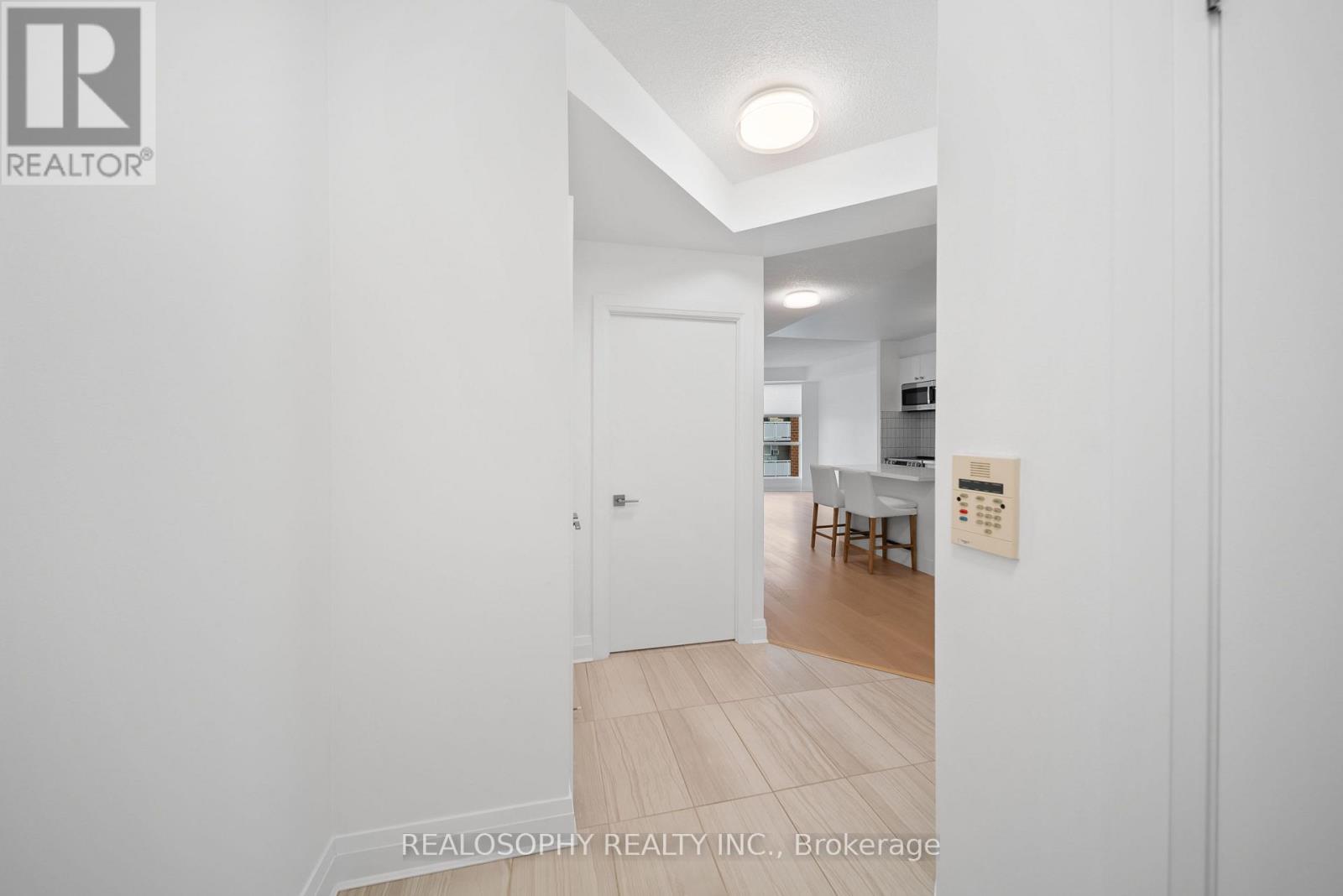 610 - 18 Beverley Street, Toronto, Ontario  M5T 3L2 - Photo 8 - C12581296