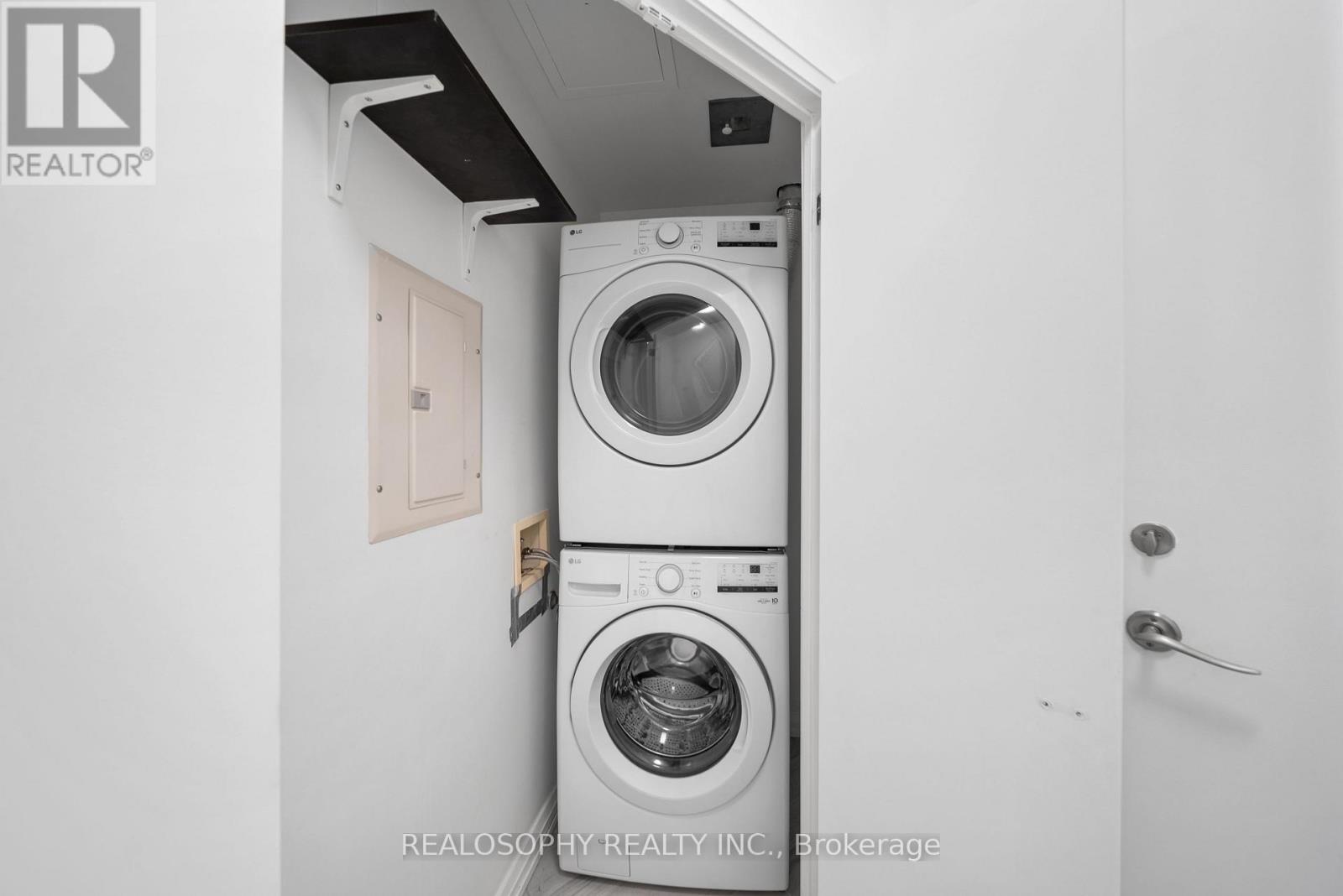 610 - 18 Beverley Street, Toronto, Ontario  M5T 3L2 - Photo 9 - C12581296