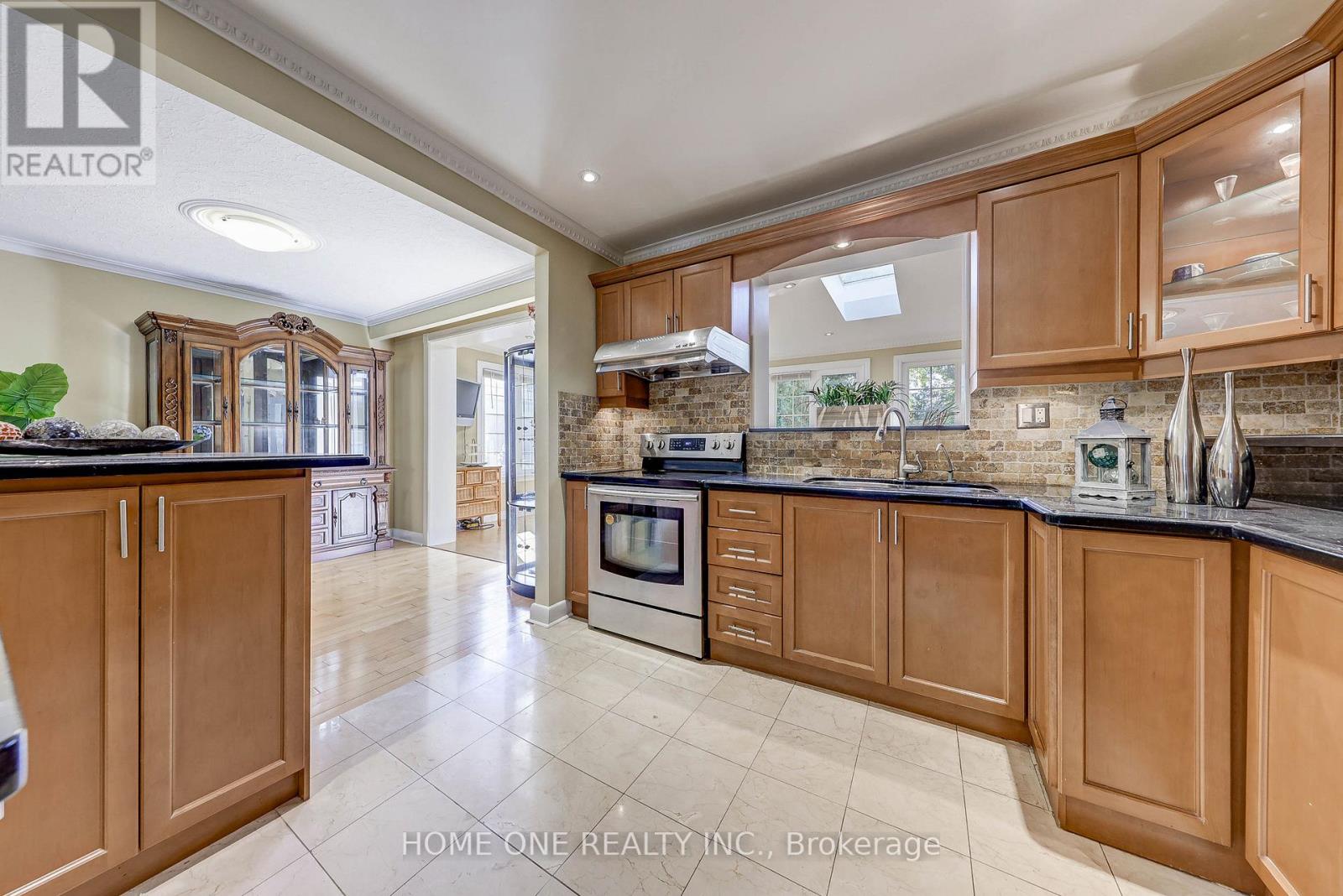 12 Lauralynn Crescent, Toronto, Ontario  M1S 2H4 - Photo 14 - E12583368