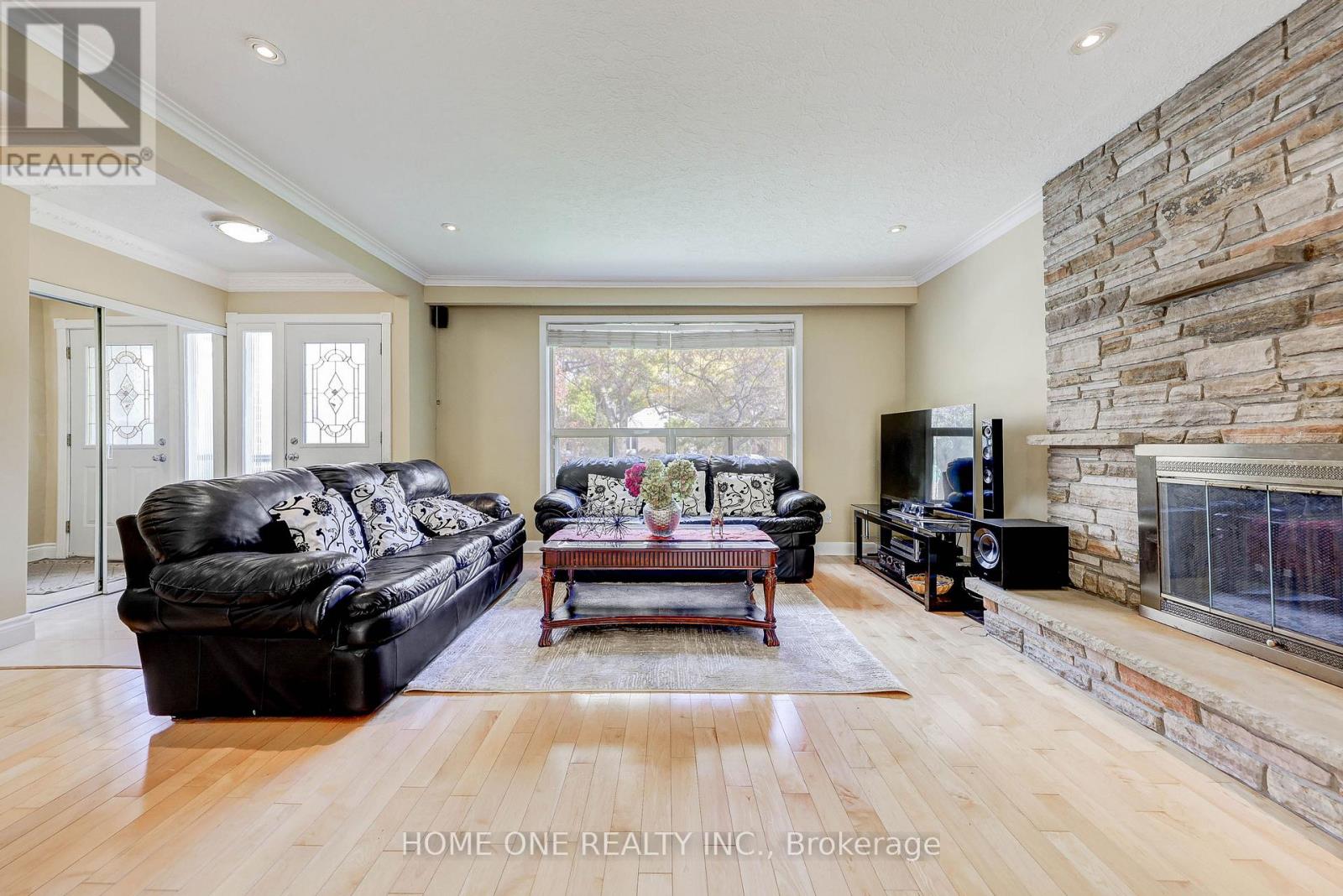 12 Lauralynn Crescent, Toronto, Ontario  M1S 2H4 - Photo 9 - E12583368