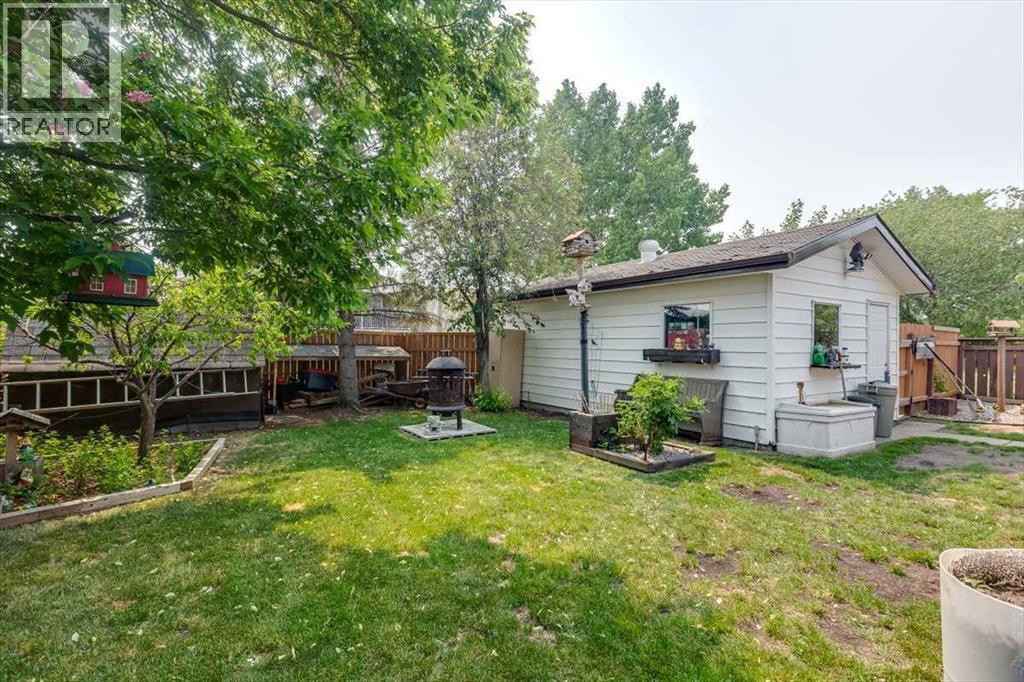 20 Larne Place, Penhold, Alberta  T0M 1R0 - Photo 4 - A2230765