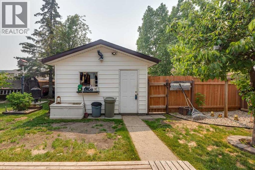 20 Larne Place, Penhold, Alberta  T0M 1R0 - Photo 35 - A2230765