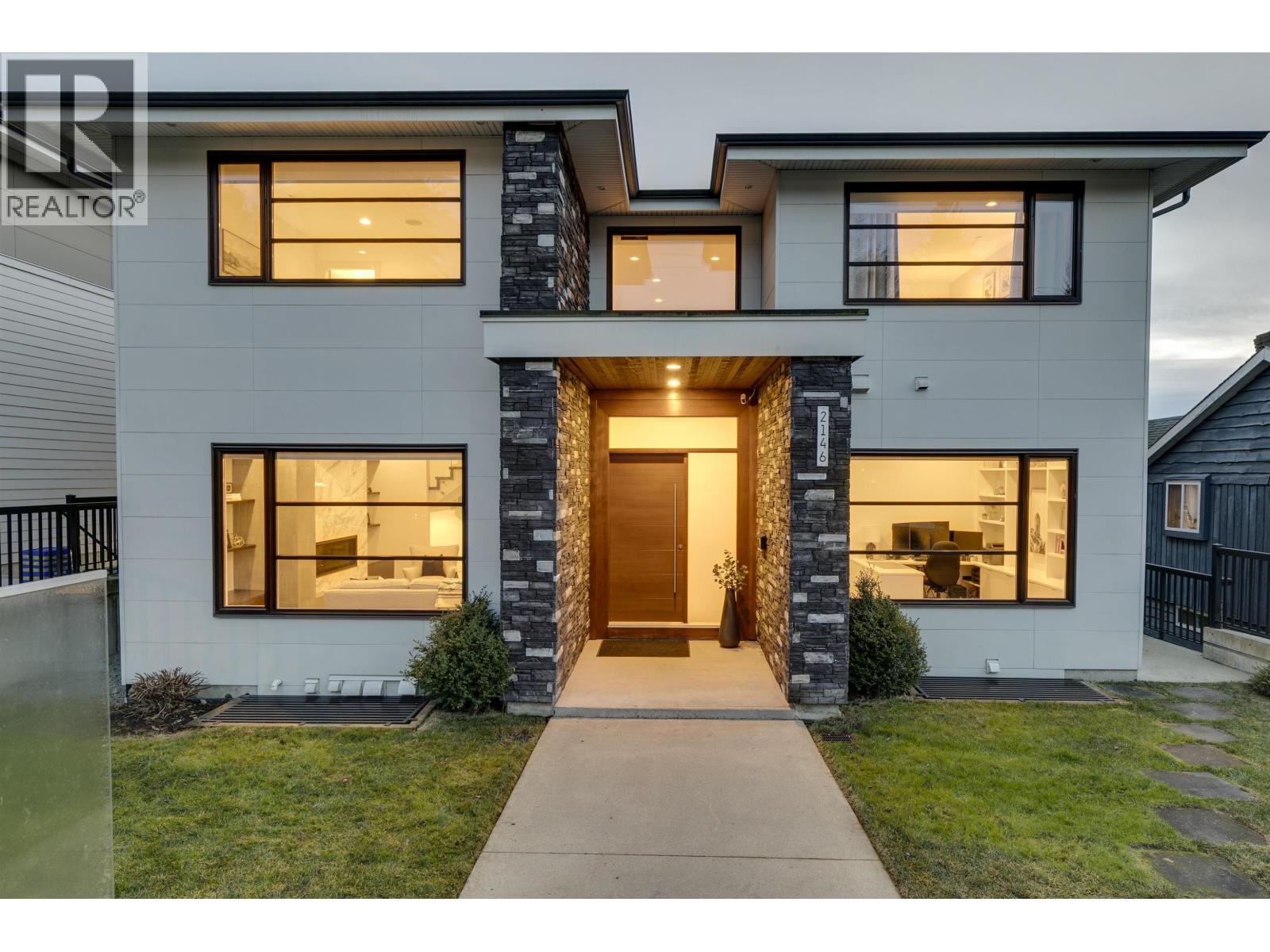 2146 Kugler Avenue, Coquitlam, British Columbia  V3K 2S6 - Photo 1 - R3068849