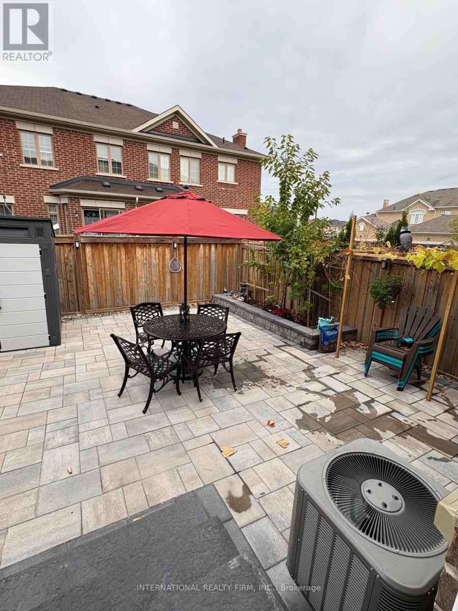 1477 Pratt Heights, Milton, Ontario  L9E 1J3 - Photo 11 - W12583362