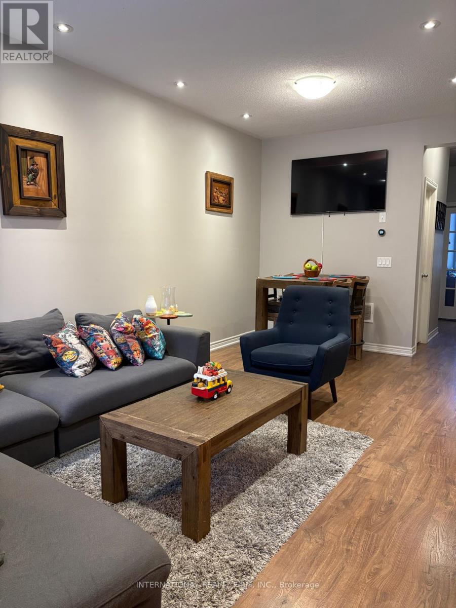 1477 Pratt Heights, Milton, Ontario  L9E 1J3 - Photo 4 - W12583362