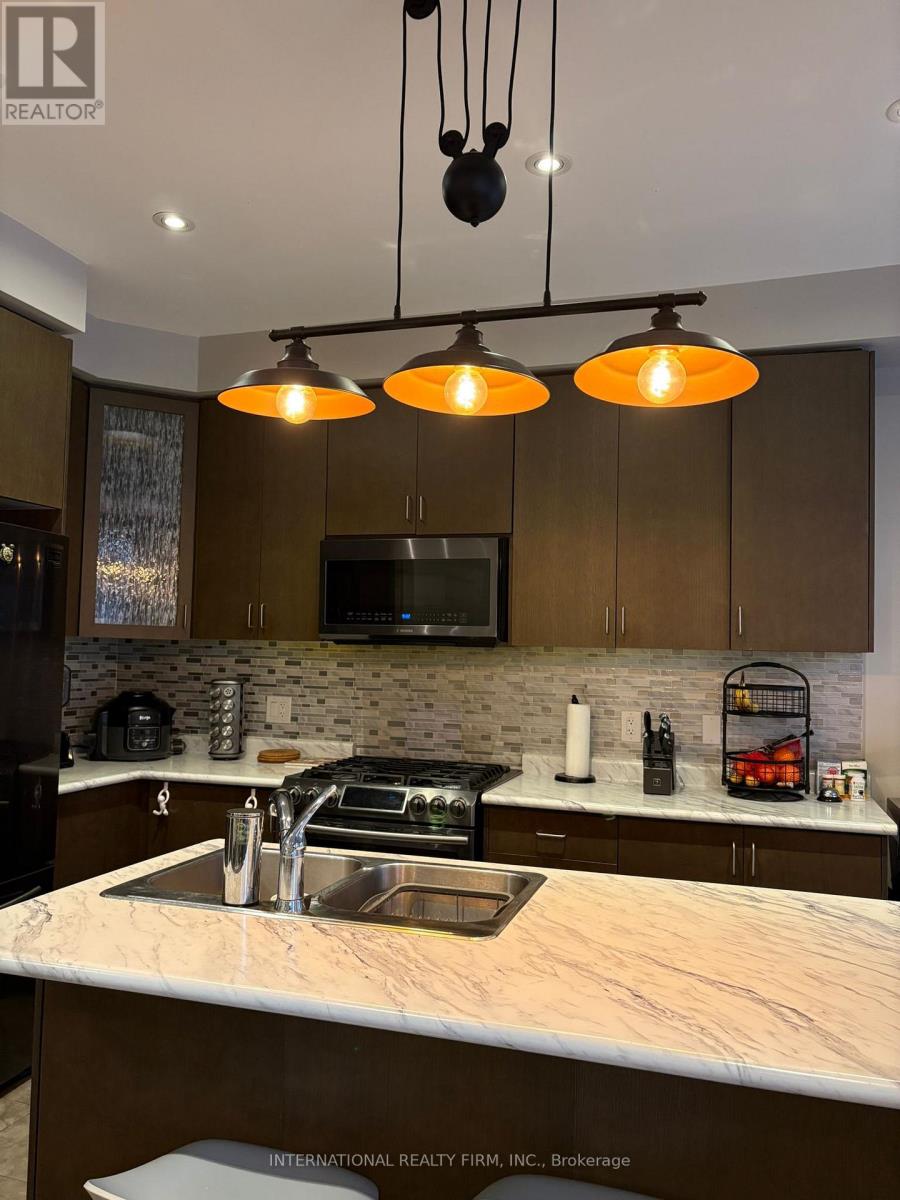 1477 Pratt Heights, Milton, Ontario  L9E 1J3 - Photo 5 - W12583362