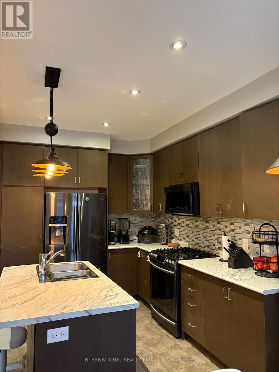 1477 Pratt Heights, Milton, Ontario  L9E 1J3 - Photo 6 - W12583362