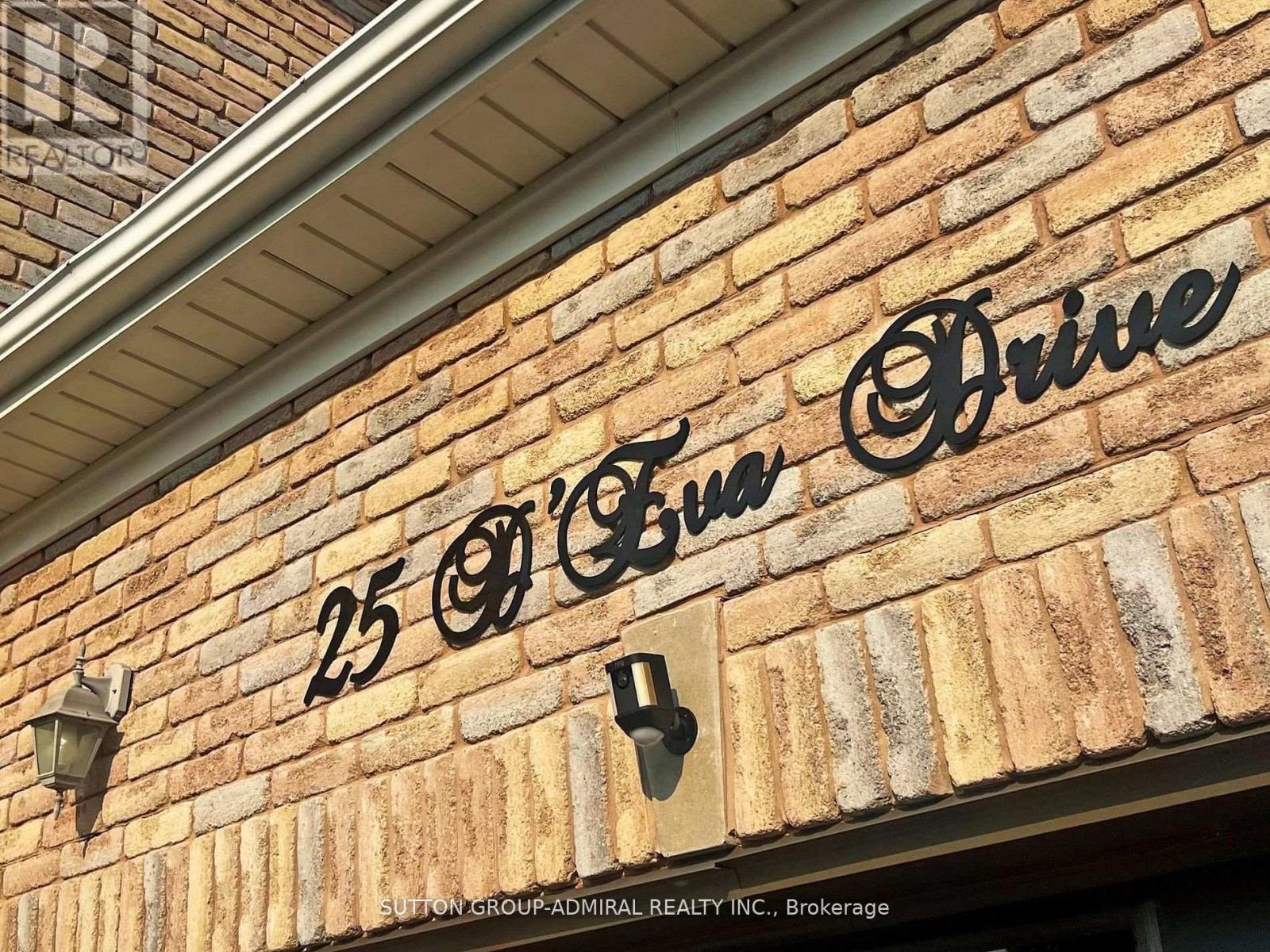 25 D'eva Drive, Vaughan, Ontario  L4J 0E7 - Photo 2 - N12319125