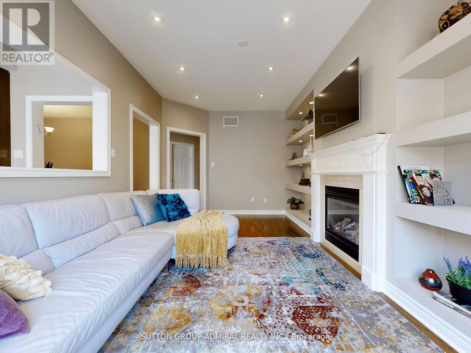 25 D'eva Drive, Vaughan, Ontario  L4J 0E7 - Photo 7 - N12319125