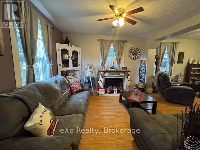 120 3rd Avenue Sw, Arran-Elderslie, Ontario N0G 1L0 - Photo 11 - X12079947