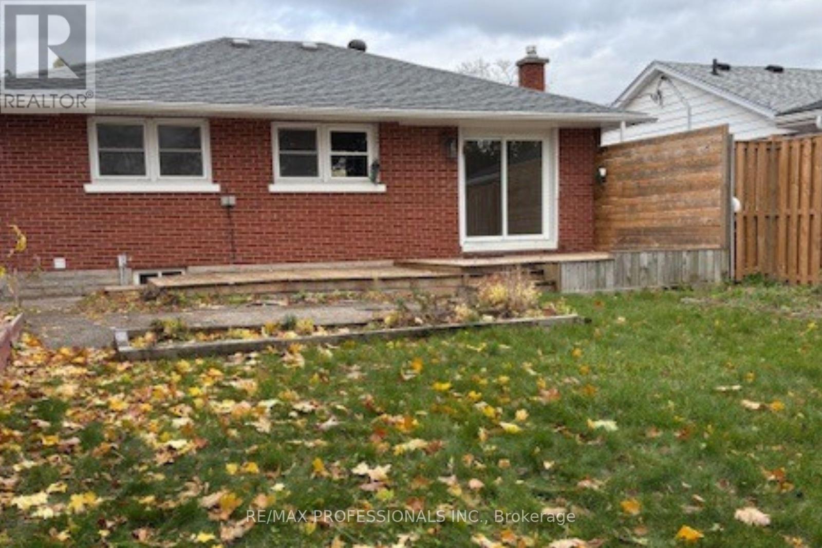 Lower - 139 Byron Avenue, Kitchener, Ontario  N2C 1Z7 - Photo 2 - X12583344