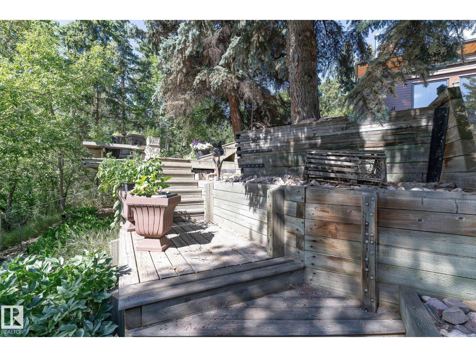 8 Valleyview Pt Nw, Edmonton, Alberta  T5R 5T4 - Photo 13 - E4466379