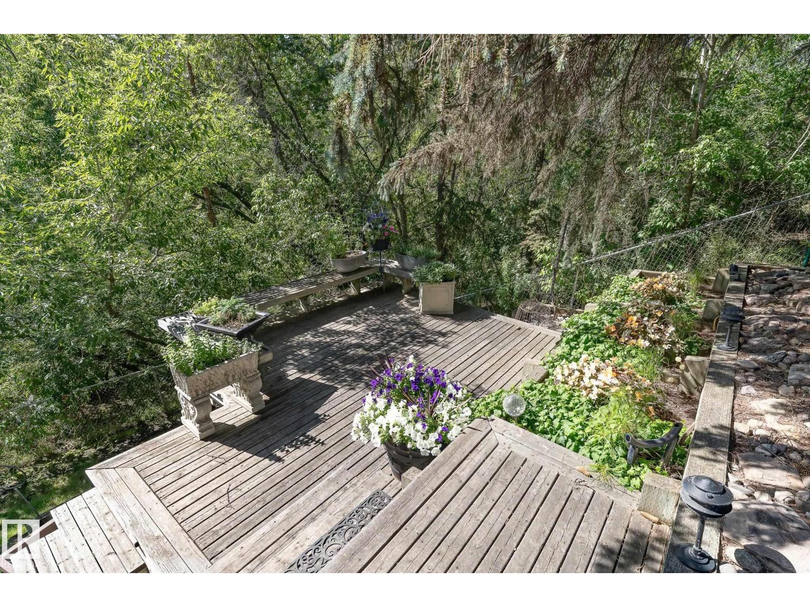 8 Valleyview Pt Nw, Edmonton, Alberta  T5R 5T4 - Photo 10 - E4466379