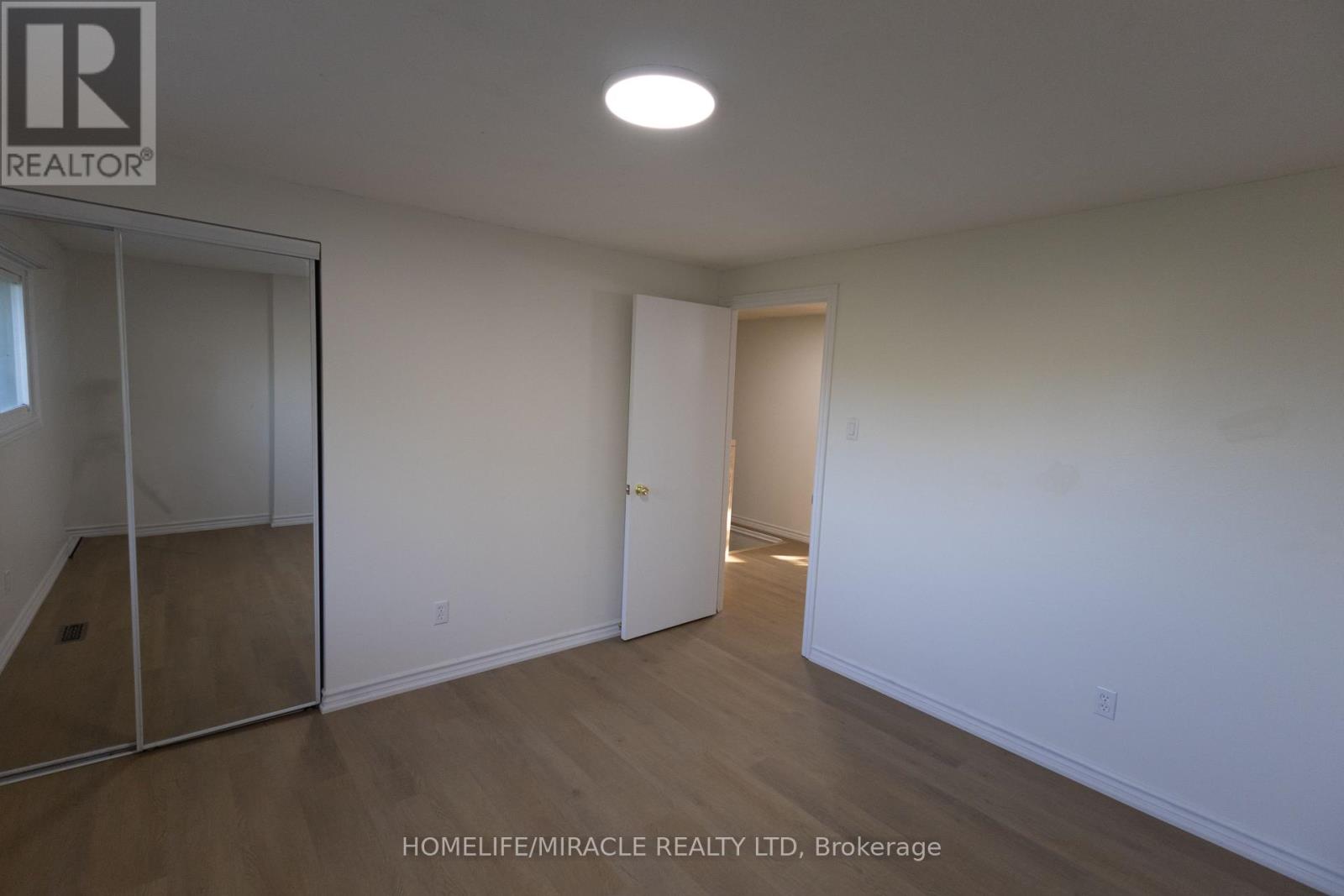 8 Grand Valley Drive, Brampton, Ontario L6S 2L1 - Photo 18 - W12433393