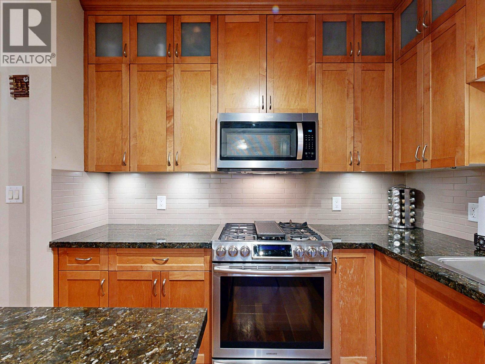 208 250 Salter Street, New Westminster, British Columbia  V3M 0B7 - Photo 8 - R3070596