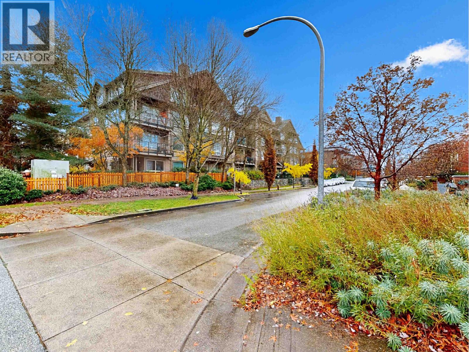 208 250 Salter Street, New Westminster, British Columbia  V3M 0B7 - Photo 2 - R3070596