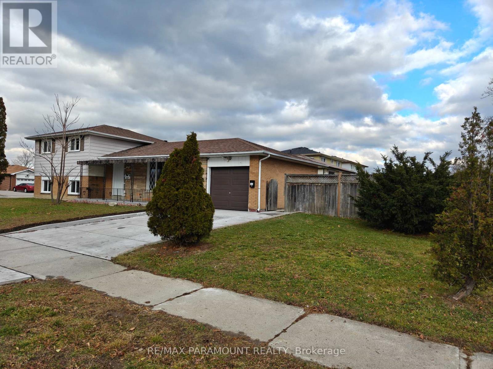 3447 Monica Drive, Mississauga, Ontario  L4T 3E6 - Photo 39 - W12580266