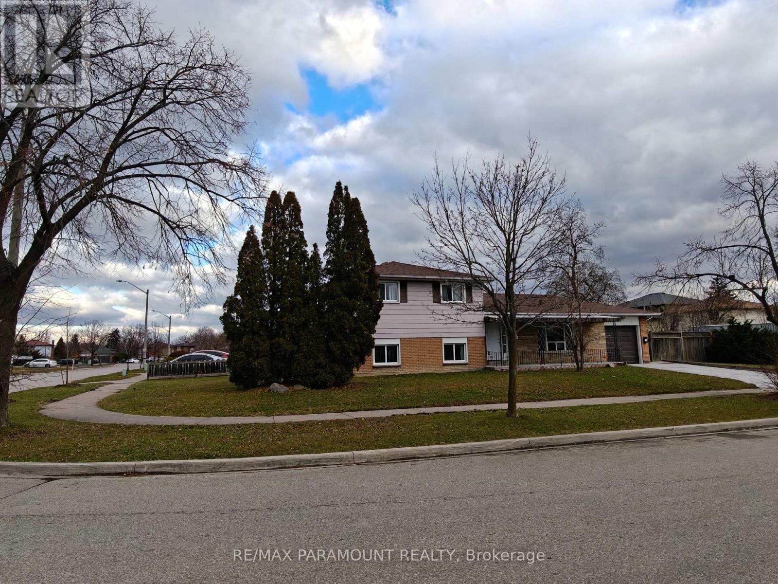 3447 Monica Drive, Mississauga, Ontario  L4T 3E6 - Photo 42 - W12580266