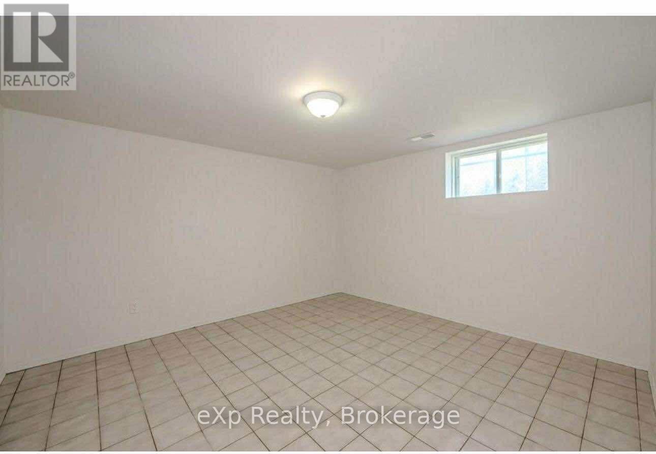 Lower - 233 Elizabeth Street, Guelph, Ontario  N1E 2X6 - Photo 5 - X12583444