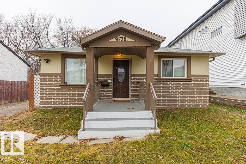 9738 152 St Nw, Edmonton, Alberta  T5P 1X1 - Photo 4 - E4466902