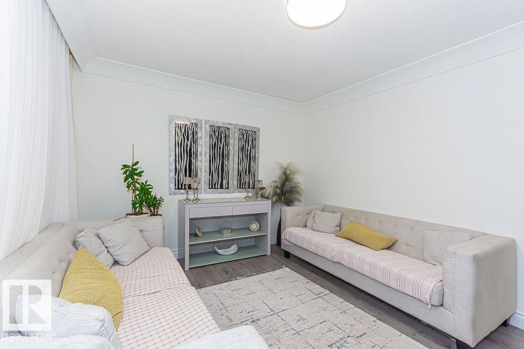 9738 152 St Nw, Edmonton, Alberta  T5P 1X1 - Photo 6 - E4466902