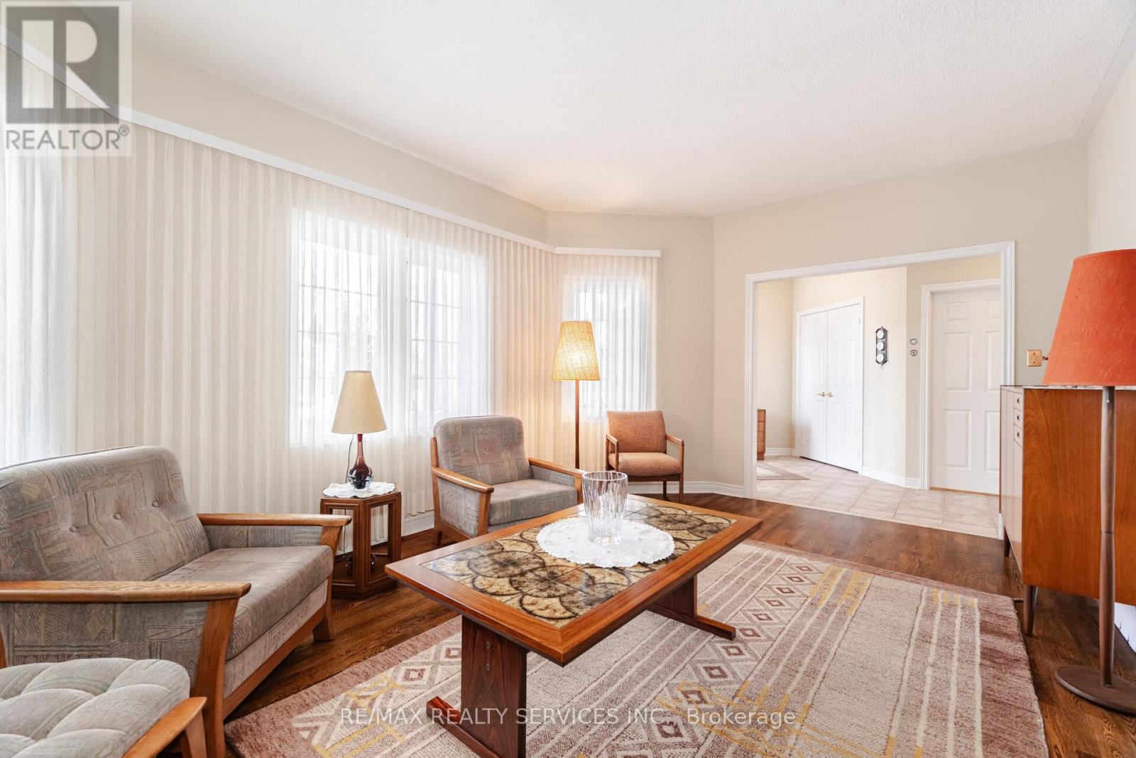 10 Orchard Park Gate, Brampton, Ontario  L6R 1W5 - Photo 6 - W12561640