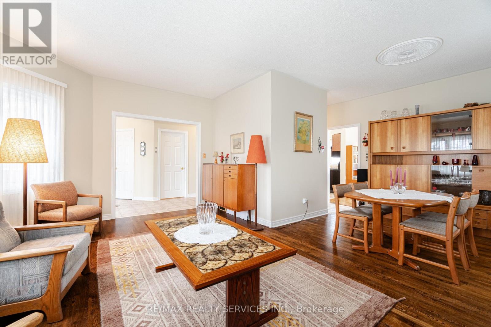 10 Orchard Park Gate, Brampton, Ontario  L6R 1W5 - Photo 9 - W12561640