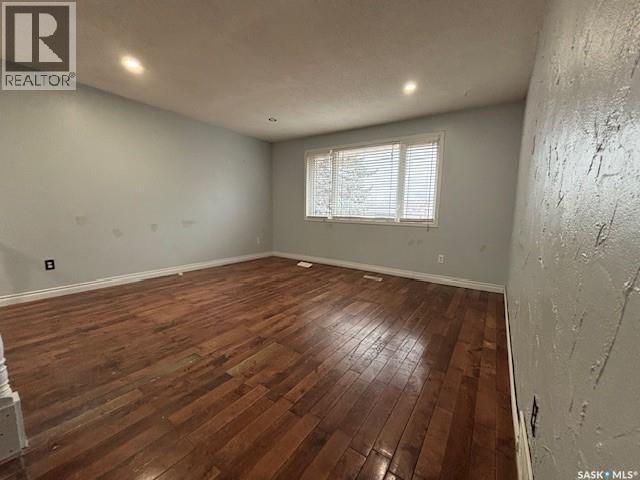 210 Forsyth Crescent, Regina, Saskatchewan  S4R 5L5 - Photo 5 - SK024839
