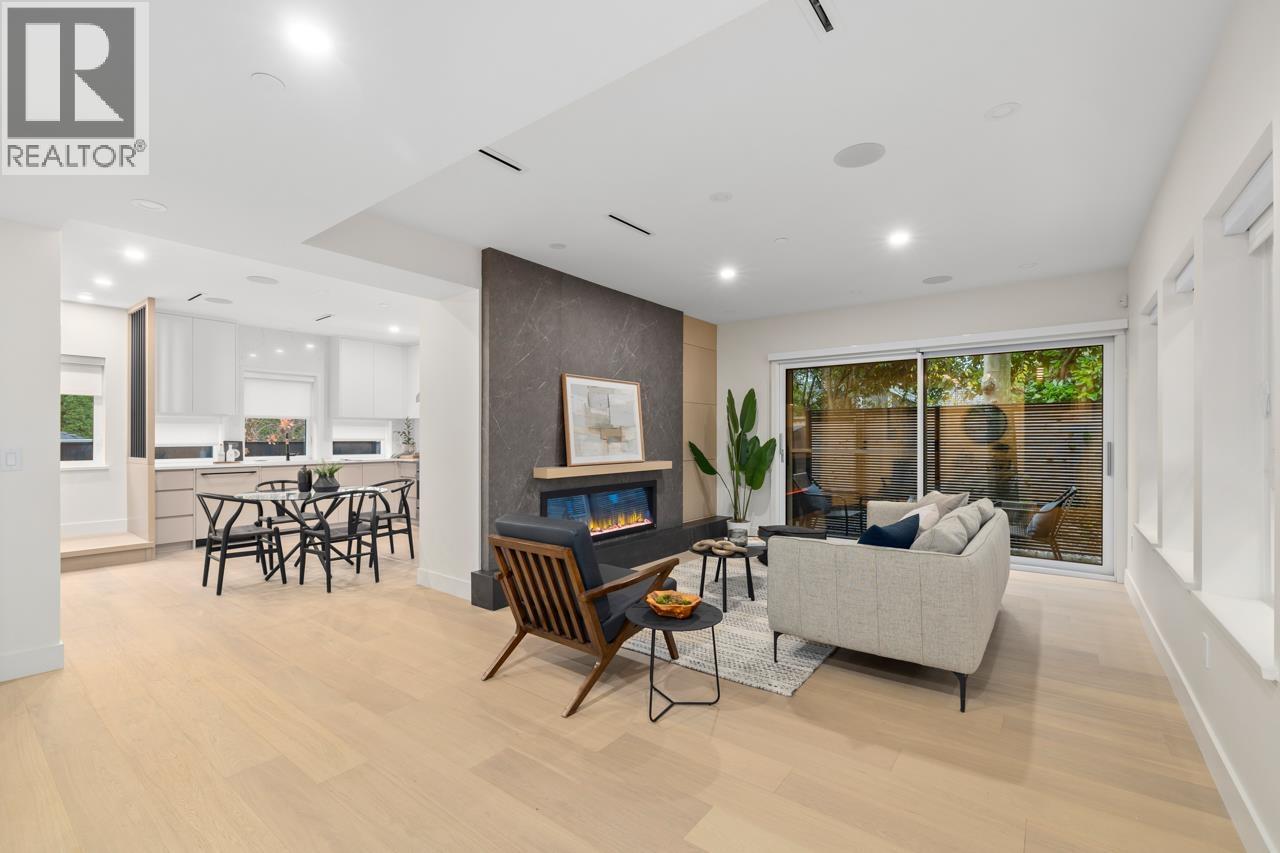 2430 W 49th Avenue, Vancouver, British Columbia  V6M 2V3 - Photo 1 - R3056636