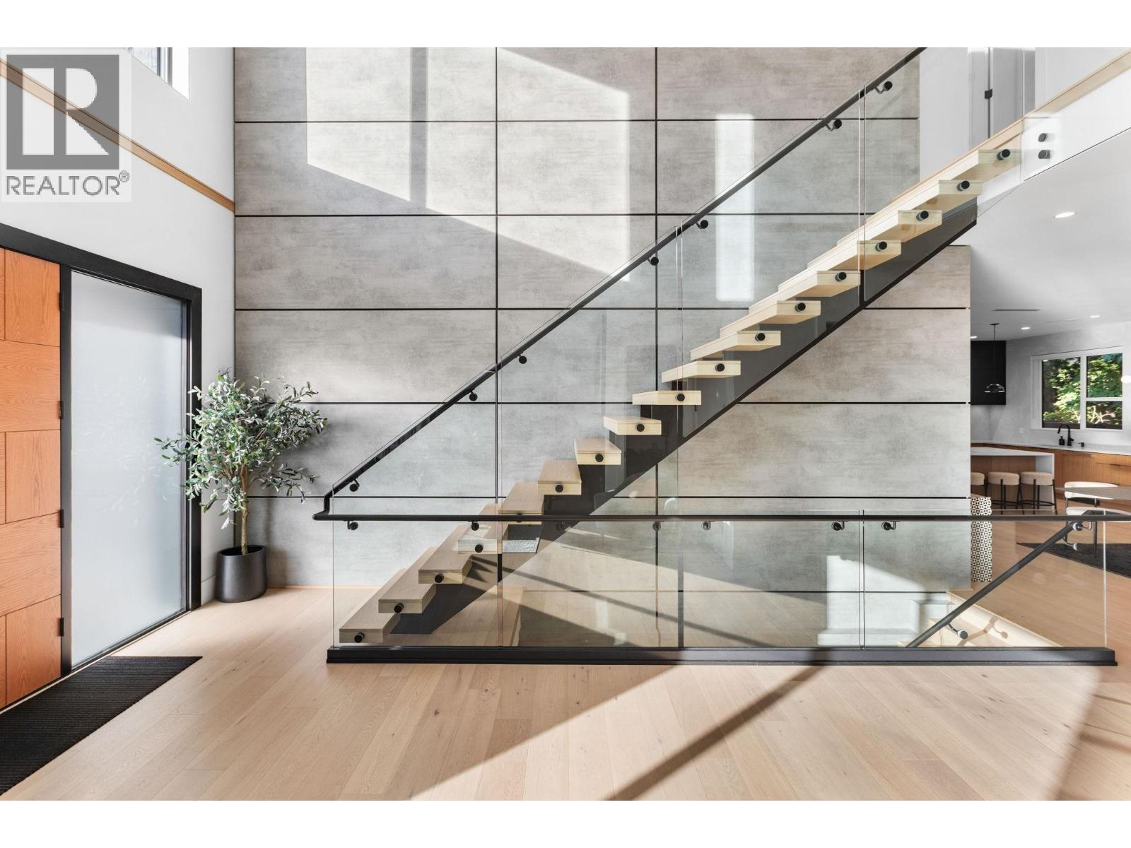 8 Creekstone Place, Port Moody, British Columbia  V3H 4L6 - Photo 4 - R3070702