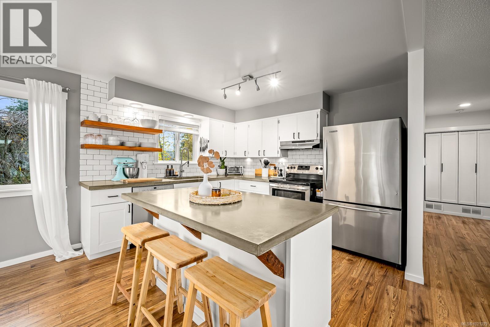 762 Marina Blvd, Campbell River, British Columbia  V9W 1X4 - Photo 2 - 1021279