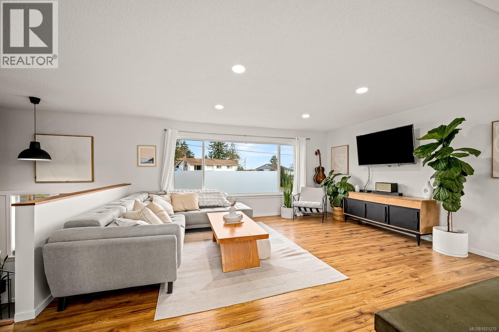 762 Marina Blvd, Campbell River, British Columbia  V9W 1X4 - Photo 3 - 1021279