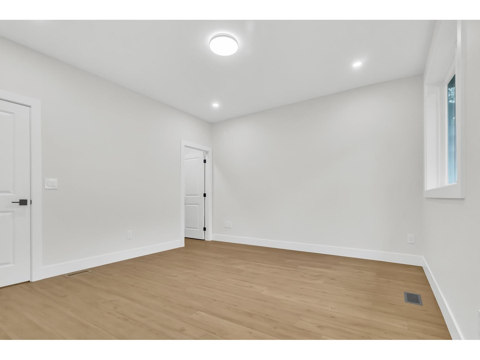 B 32729 Fraser Crescent, Mission, British Columbia  V2V 1C9 - Photo 15 - R3070510