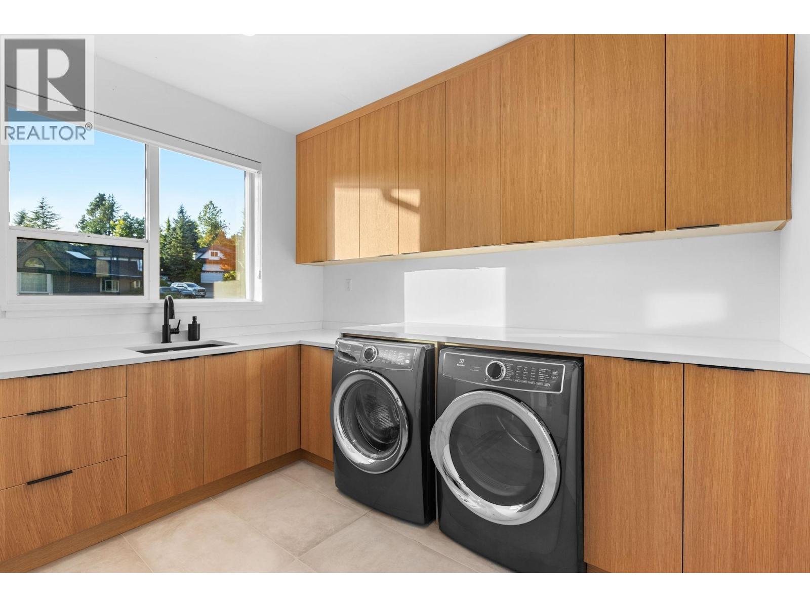 8 Creekstone Place, Port Moody, British Columbia  V3H 4L6 - Photo 28 - R3070702