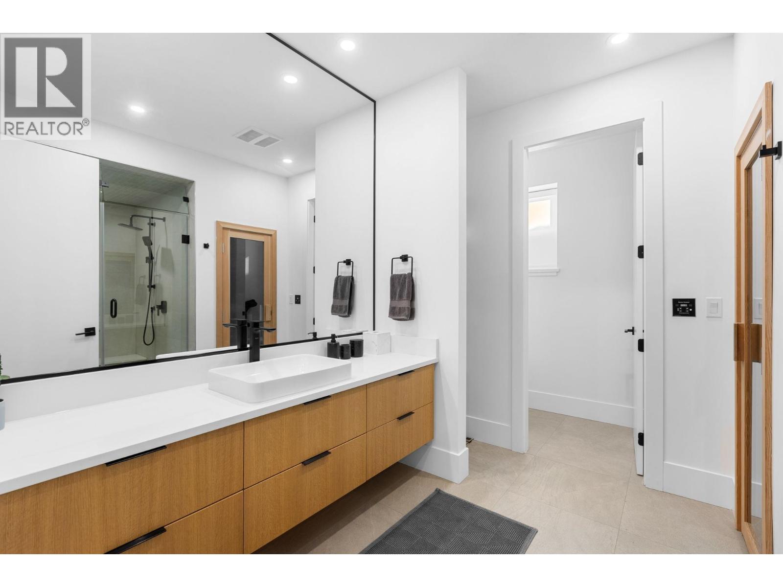 8 Creekstone Place, Port Moody, British Columbia  V3H 4L6 - Photo 34 - R3070702