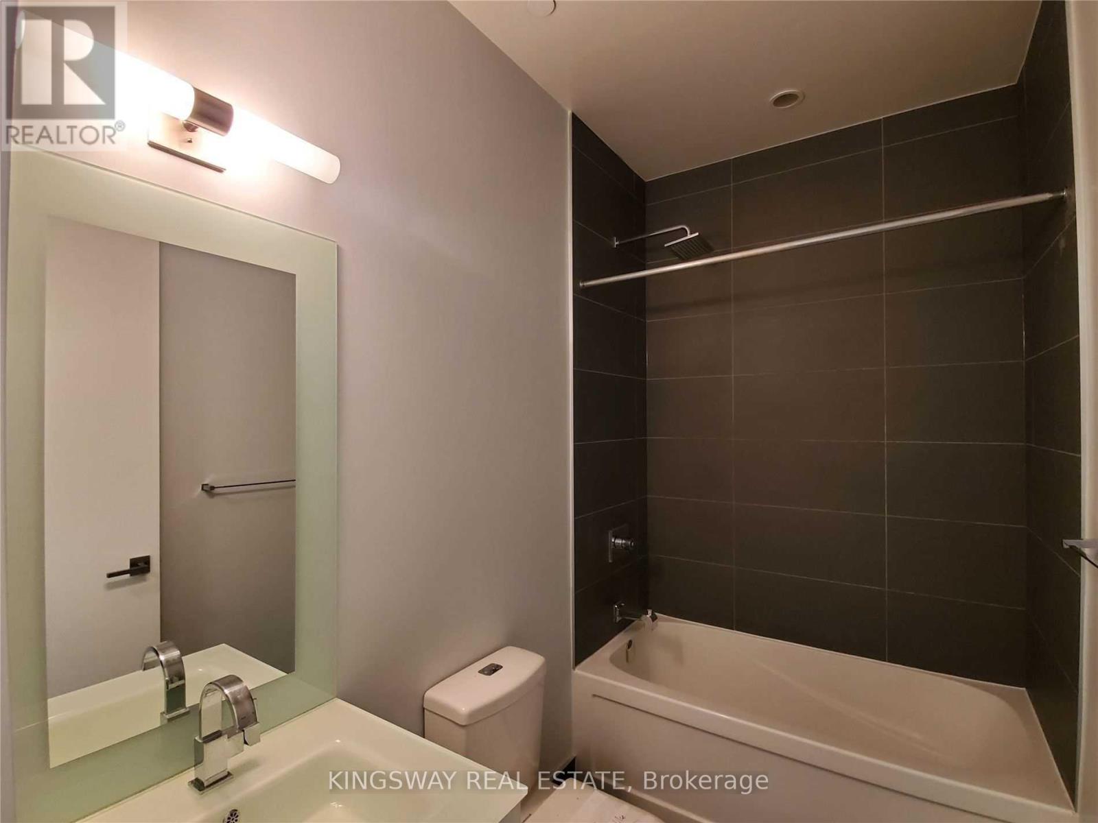 723 - 111 St Clair Avenue W, Toronto, Ontario  M4V 1N5 - Photo 13 - C12583510