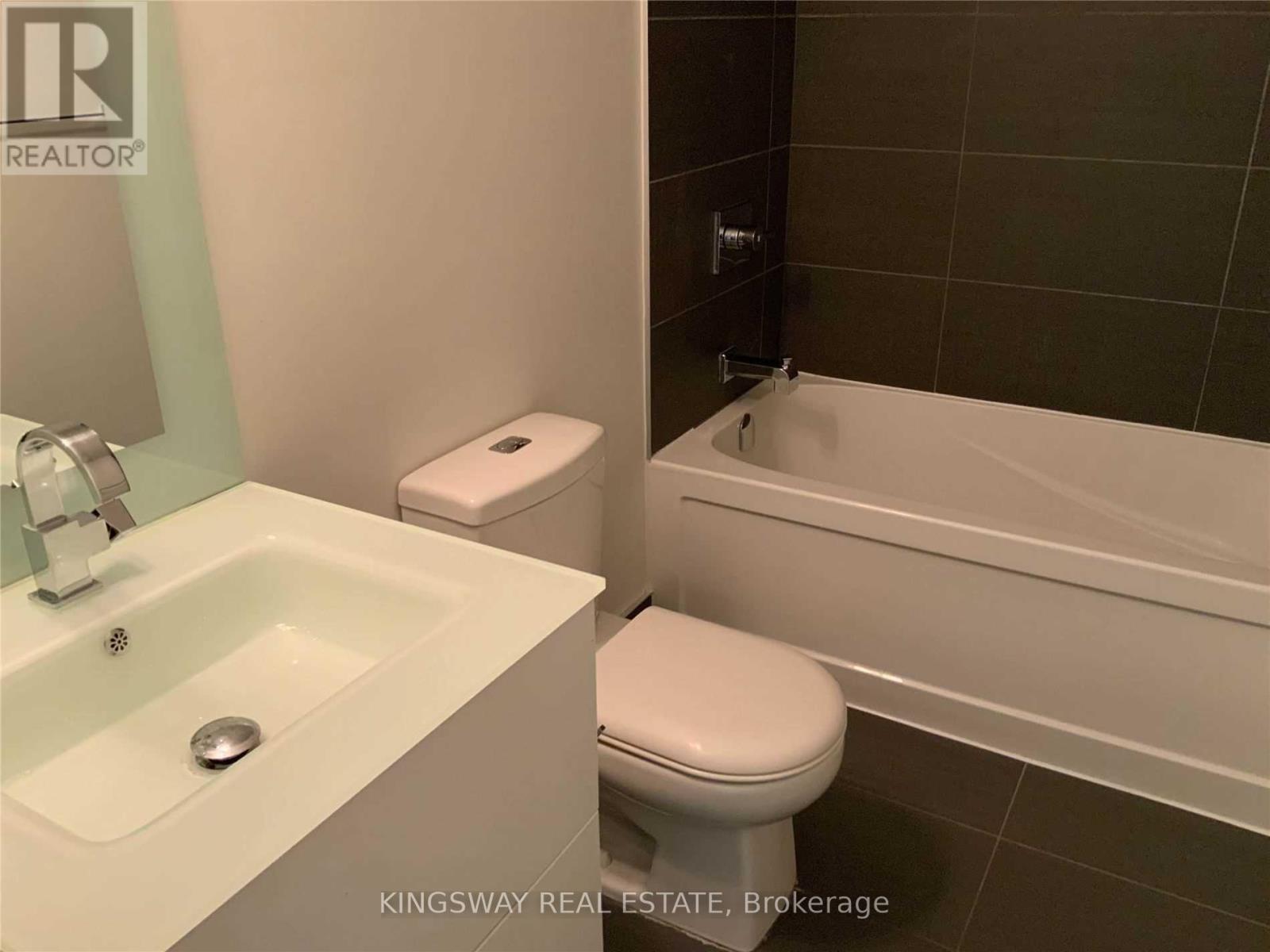 723 - 111 St Clair Avenue W, Toronto, Ontario  M4V 1N5 - Photo 15 - C12583510