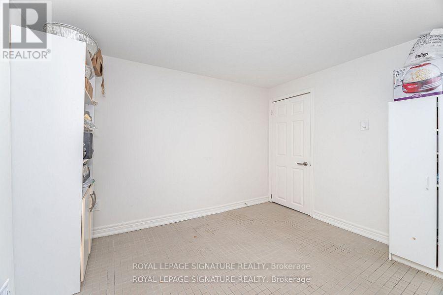 114 Fairholme Avenue, Toronto, Ontario  M6B 2W9 - Photo 38 - C12583528