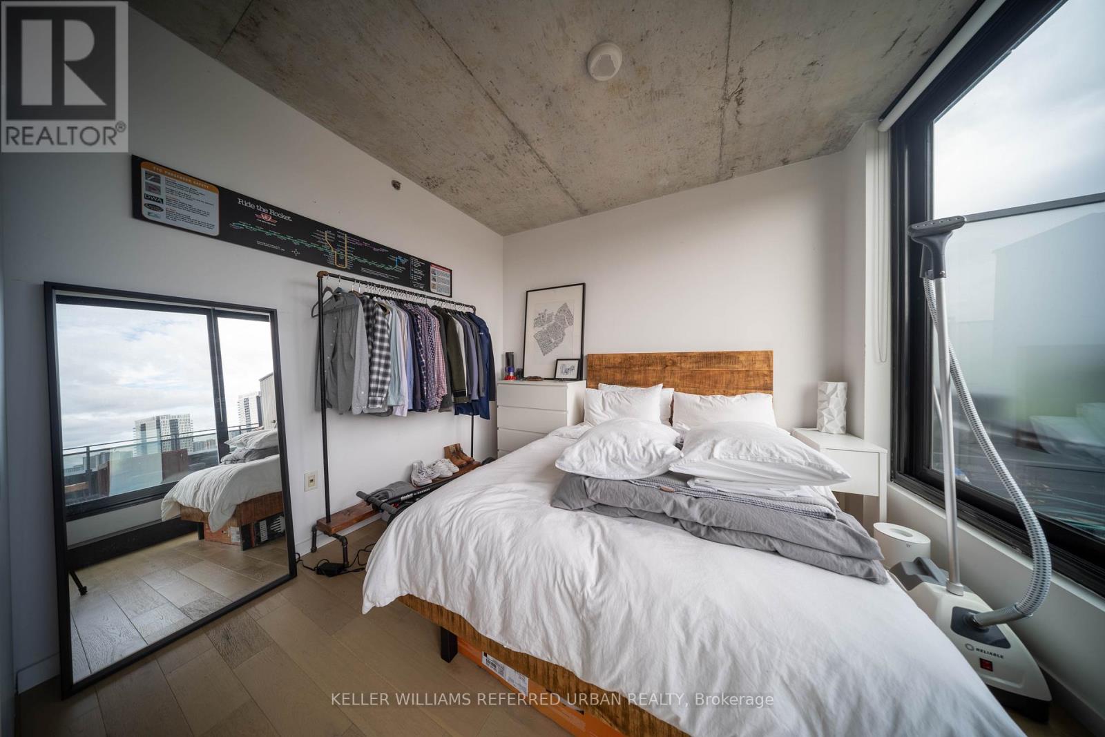 913 - 51 Trolley Crescent, Toronto, Ontario  M5A 0E9 - Photo 9 - C12583532