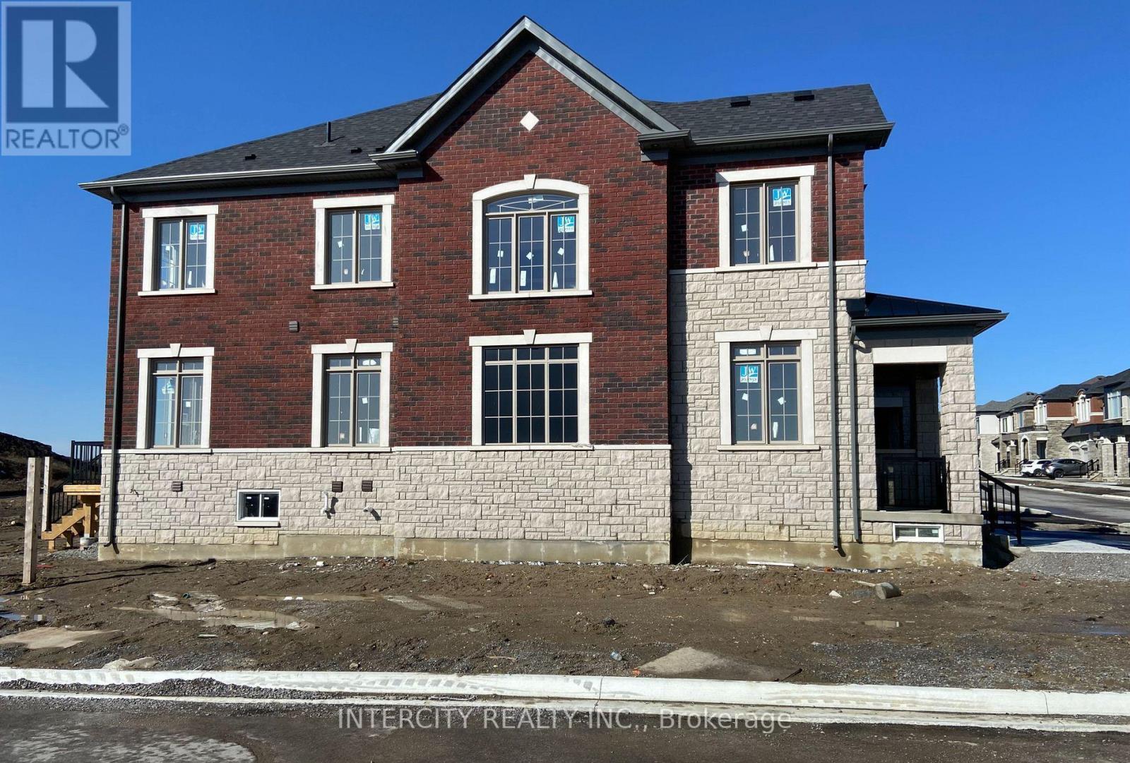 53 Tipp Drive, Richmond Hill, Ontario  L4E 1J3 - Photo 3 - N12583524