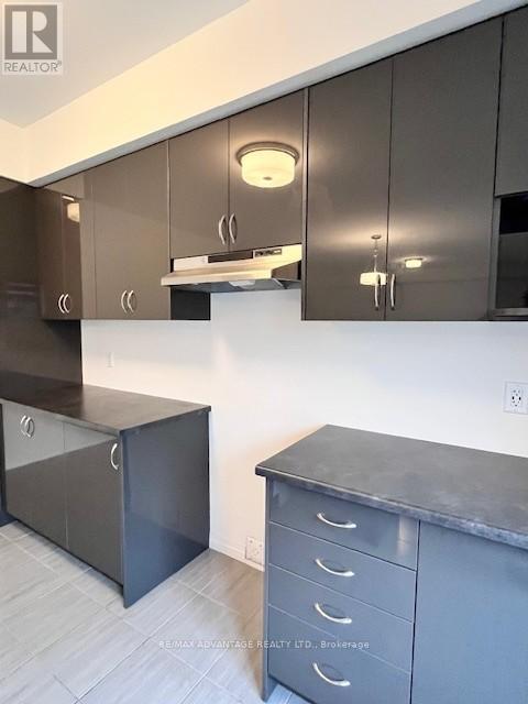 18 Whitton Drive, Brant, Ontario  N3L 0L1 - Photo 5 - X12583584