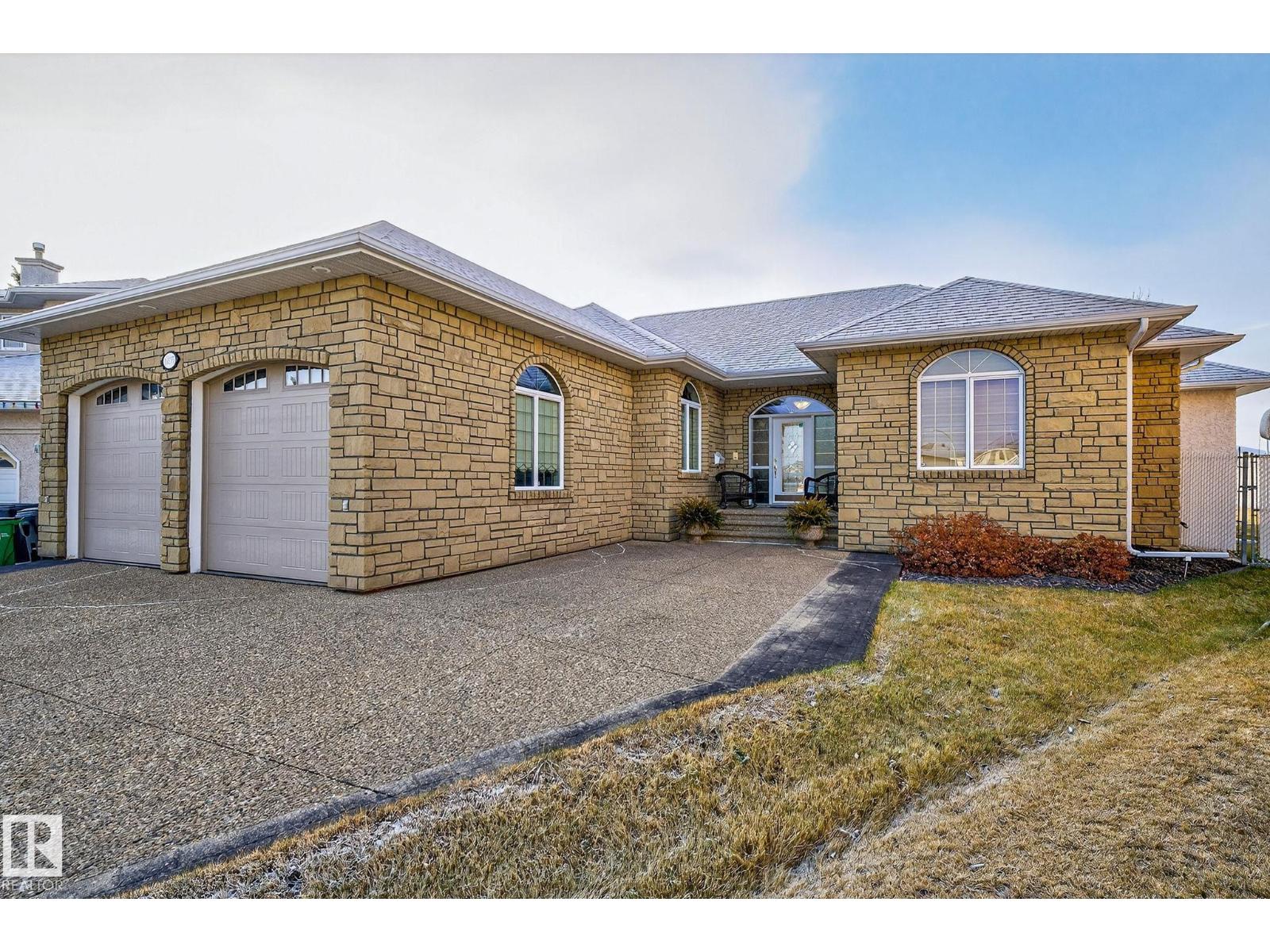 8835 159a Av Nw, Edmonton, Alberta  T5Z 3E7 - Photo 2 - E4466903