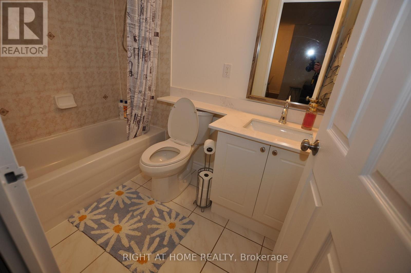 308 - 2300 Parkhaven Boulevard, Oakville, Ontario  L6H 6V9 - Photo 10 - W12583456