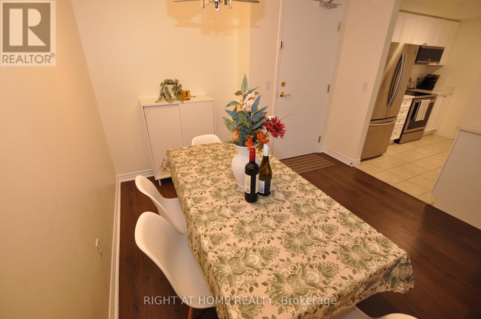 308 - 2300 Parkhaven Boulevard, Oakville, Ontario  L6H 6V9 - Photo 13 - W12583456