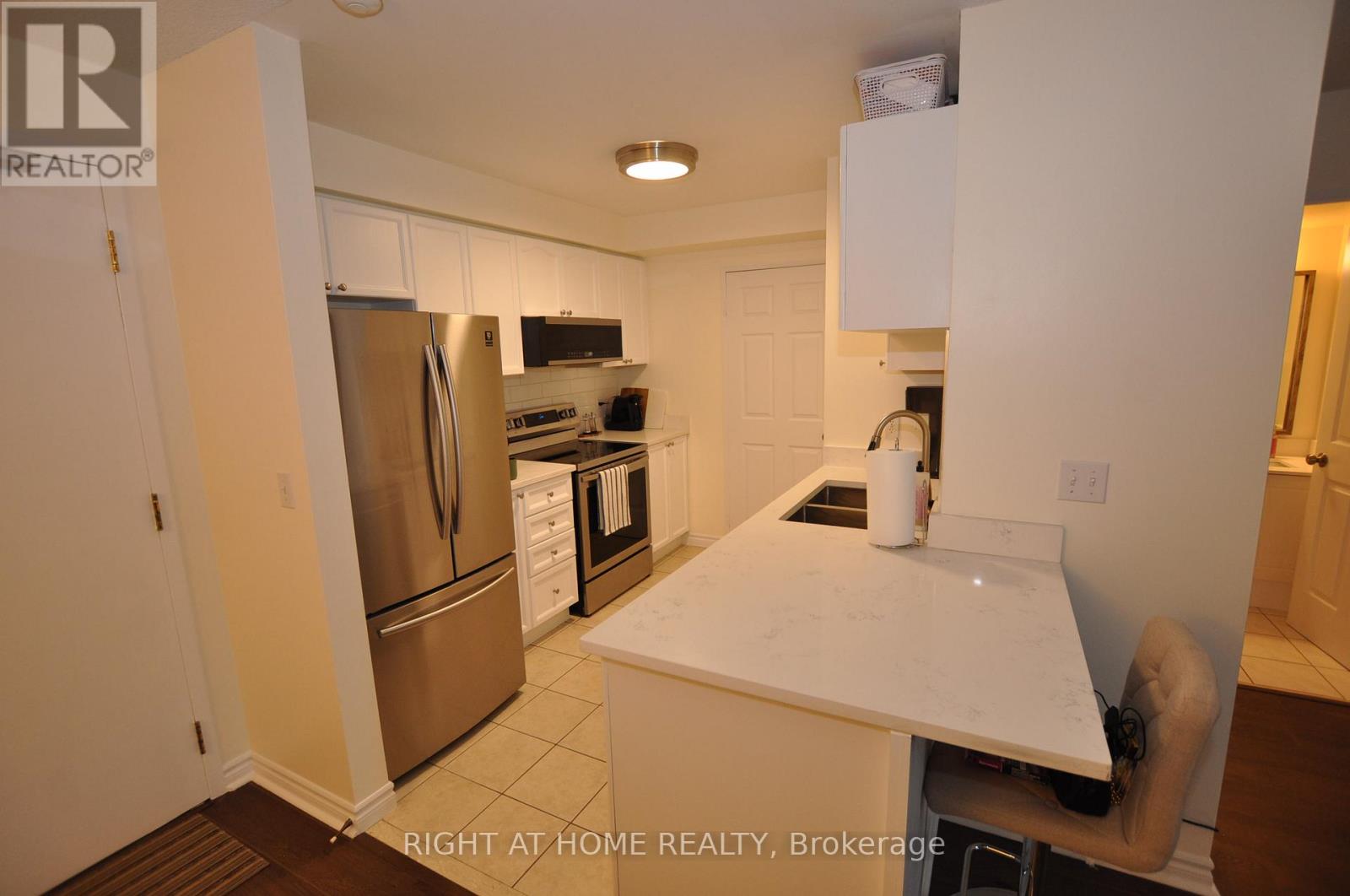 308 - 2300 Parkhaven Boulevard, Oakville, Ontario  L6H 6V9 - Photo 20 - W12583456