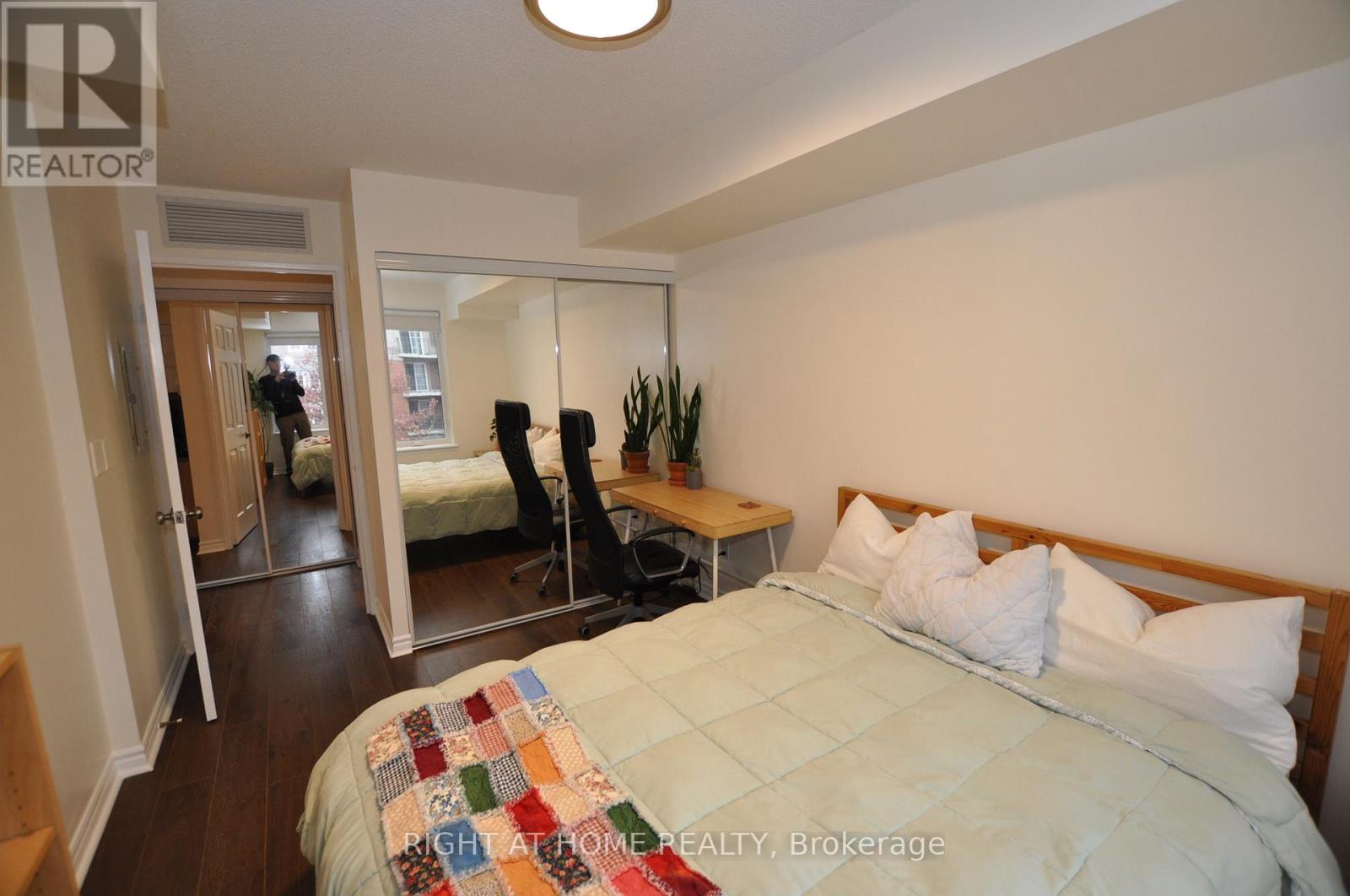 308 - 2300 Parkhaven Boulevard, Oakville, Ontario  L6H 6V9 - Photo 8 - W12583456