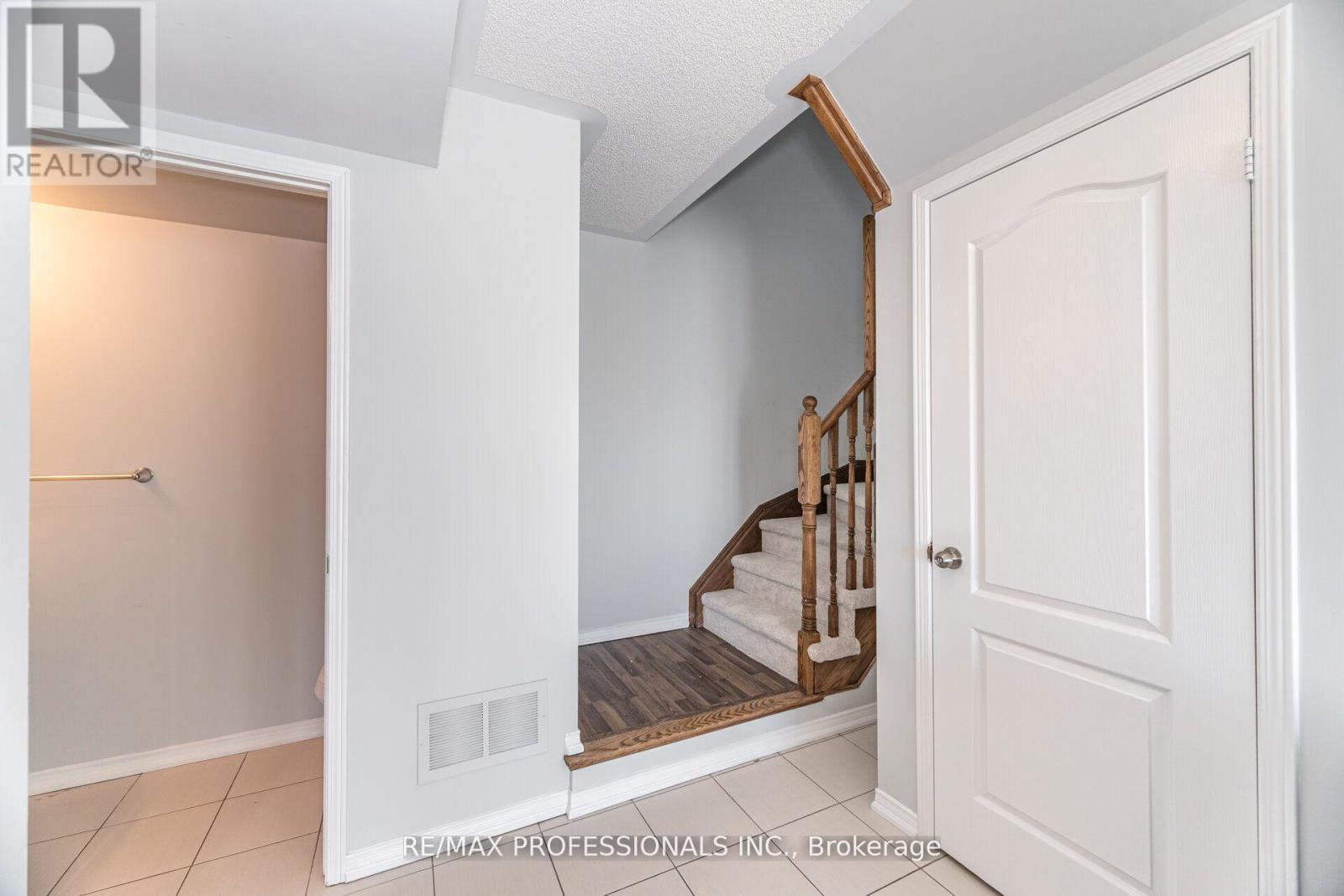 608 - 140 Widdicombe Hill Boulevard, Toronto, Ontario  M9R 0A9 - Photo 19 - W12583480