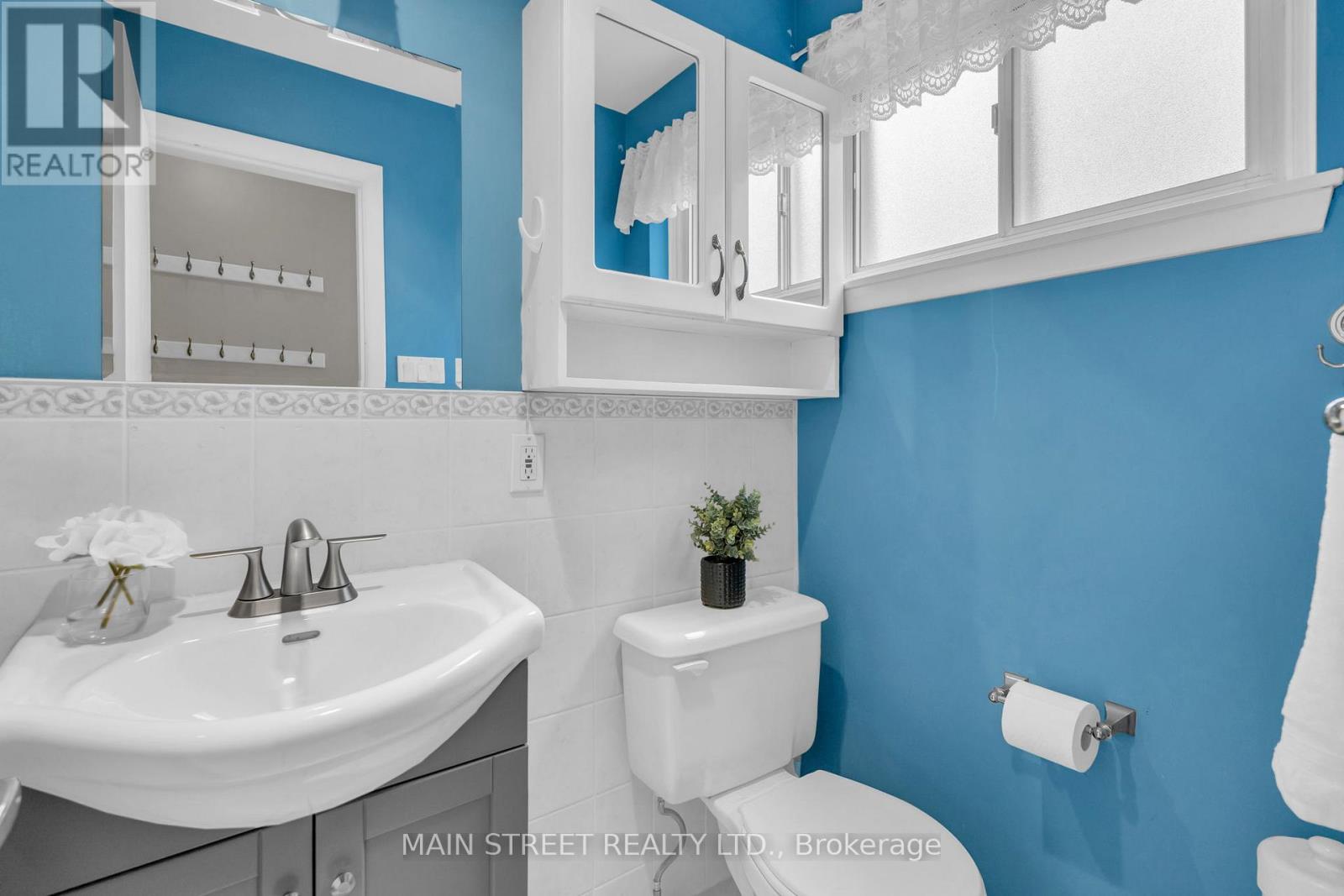 47 Graystone Gardens, Toronto, Ontario  M8Z 3C2 - Photo 21 - W12583494